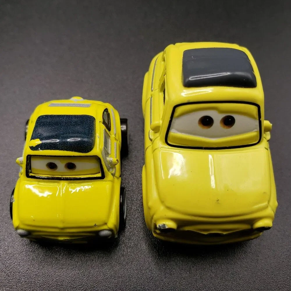 Disney / Pixar / Mattel / Cars Yellow Luigi Die-cast Scale 1:55 And Mini-Racer!!